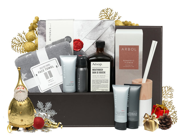 Christmas Gift Hamper - Christmas Revitalizing Gift Hamper FH317 - XR1109A1 Photo